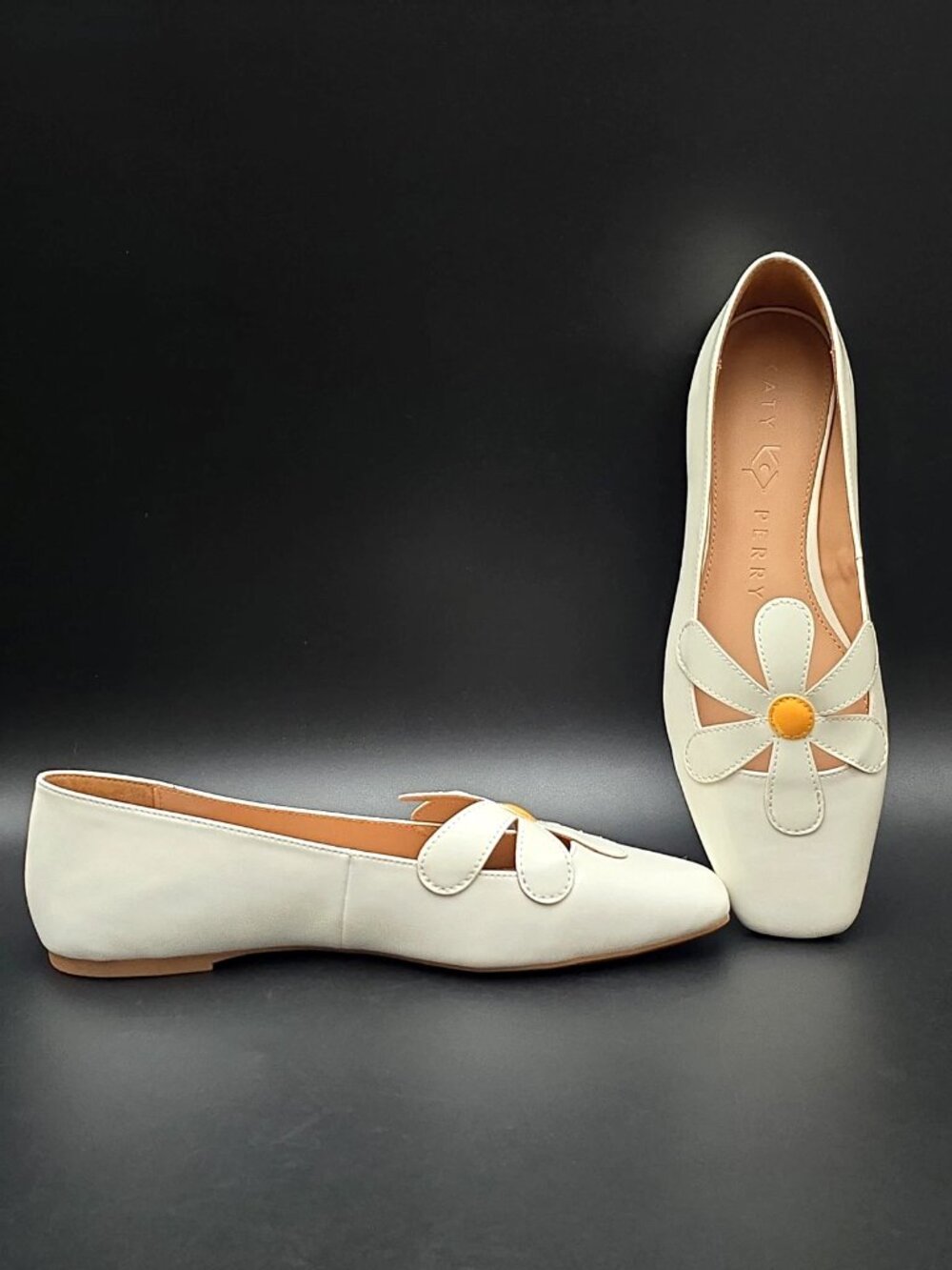 Katy Perry The Evie Daisy Slip-on Ballet Flats Ivory NWOB Women's Size 9M